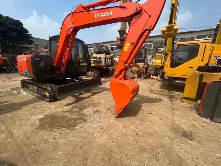 Used Hitachi ZX70 crawler Excavator, Japan Made used Hitachi ZX70 Mini Excavator in good condition on sale - Escavatore cingolato: foto 3 Used Hitachi ZX70 crawler Excavator, Japan Made used Hitachi ZX70 Mini Excavator in good condition on sale - Escavatore cingolato: foto 3