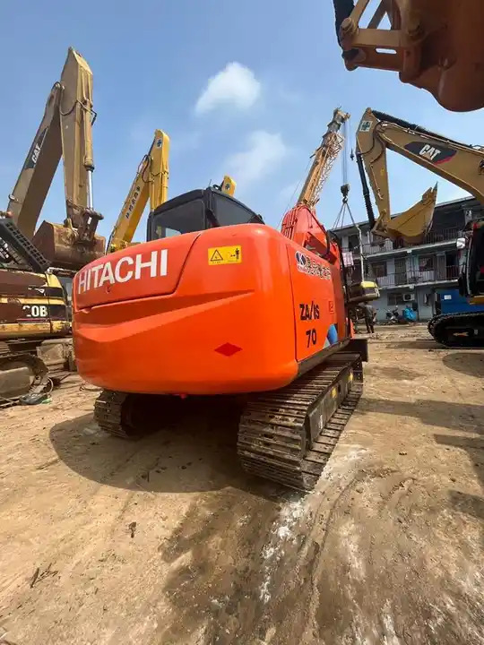 Used Hitachi ZX70 crawler Excavator, Japan Made used Hitachi ZX70 Mini Excavator on sale - Escavatore cingolato: foto 5 Used Hitachi ZX70 crawler Excavator, Japan Made used Hitachi ZX70 Mini Excavator on sale - Escavatore cingolato: foto 5