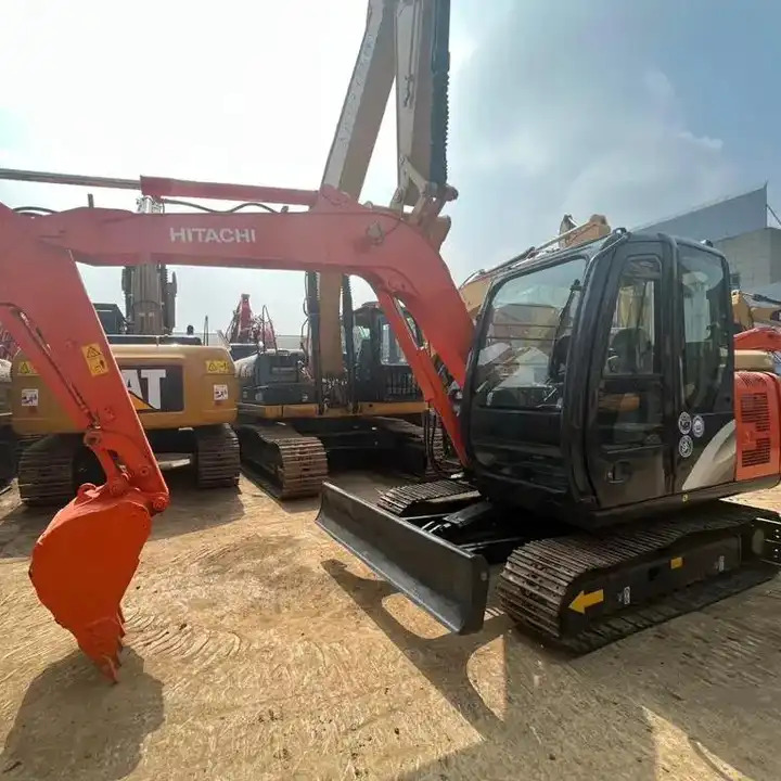 Used Hitachi ZX70 crawler Excavator, Japan Made used Hitachi ZX70 Mini Excavator on sale - Escavatore cingolato: foto 1 Used Hitachi ZX70 crawler Excavator, Japan Made used Hitachi ZX70 Mini Excavator on sale - Escavatore cingolato: foto 1