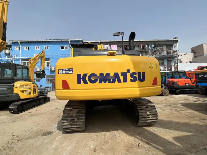 Used KOMATSU PC200-8 digger ,20ton komatsu pc200-8 excavator,komatsu pc200 original japan surplus in good condition - Escavatore cingolato: foto 4 Used KOMATSU PC200-8 digger ,20ton komatsu pc200-8 excavator,komatsu pc200 original japan surplus in good condition - Escavatore cingolato: foto 4