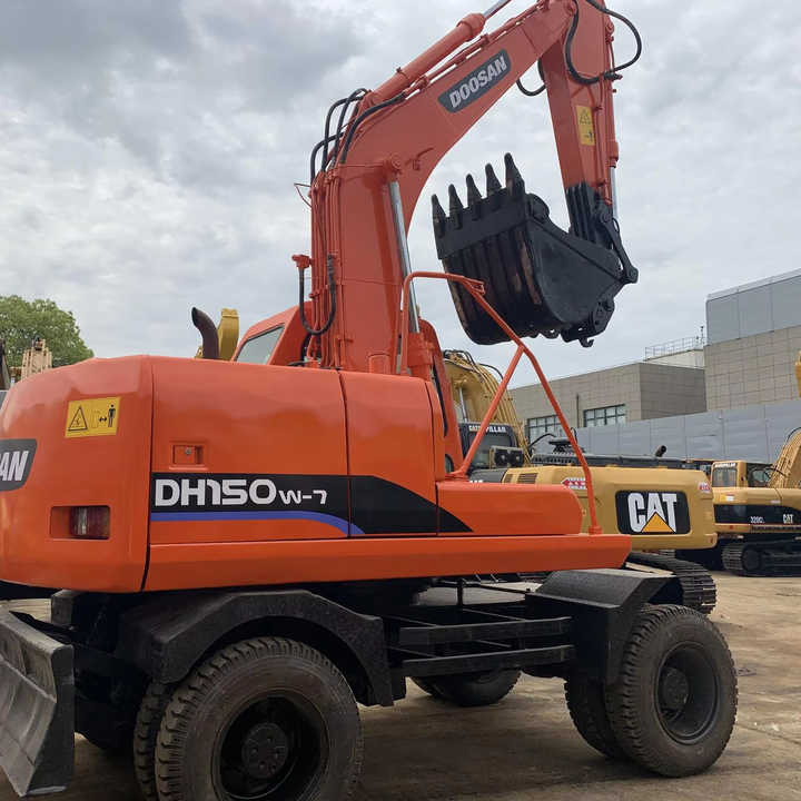 Used excavator doosan dh150  excavators machinery doosan dx60 dx80 dx75 dx225 Good Condition Low price - Escavatore cingolato: foto 1 Used excavator doosan dh150  excavators machinery doosan dx60 dx80 dx75 dx225 Good Condition Low price - Escavatore cingolato: foto 1
