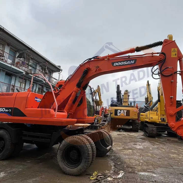 Used excavator doosan dh150  excavators machinery doosan dx60 dx80 dx75 dx225 Good Condition Low price - Escavatore cingolato: foto 1 Used excavator doosan dh150  excavators machinery doosan dx60 dx80 dx75 dx225 Good Condition Low price - Escavatore cingolato: foto 1