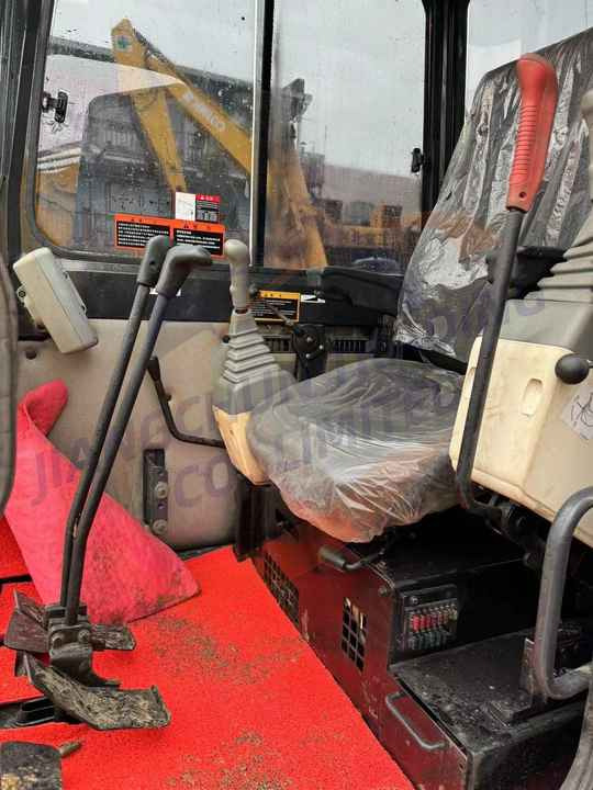 Used excavator doosan dh55 excavators earth-moving machinery doosan dx60 dx80 dx75 dx225 dh60 dh60-7for sale - Escavatore cingolato: foto 2 Used excavator doosan dh55 excavators earth-moving machinery doosan dx60 dx80 dx75 dx225 dh60 dh60-7for sale - Escavatore cingolato: foto 2