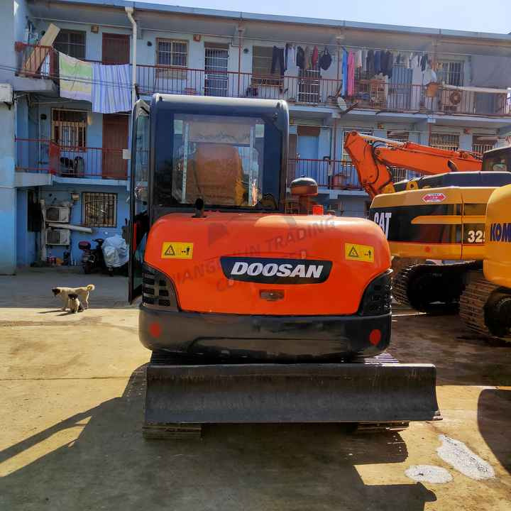Used excavator doosan dx60 excavators earth-moving machinery doosan dx60 dx80 dx75 dx225 dh60 dh60-7for sale - Escavatore cingolato: foto 3 Used excavator doosan dx60 excavators earth-moving machinery doosan dx60 dx80 dx75 dx225 dh60 dh60-7for sale - Escavatore cingolato: foto 3