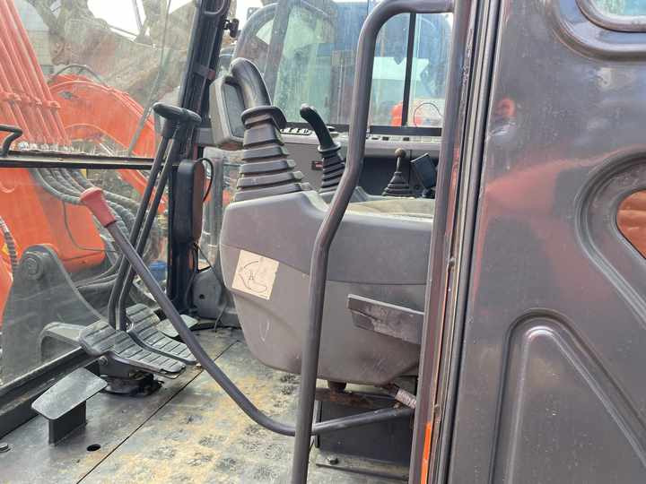 Used excavator doosan dx60 excavators earth-moving machinery doosan dx60 dx80 dx75 dx225 dh60 dh60-7for sale - Escavatore cingolato: foto 5 Used excavator doosan dx60 excavators earth-moving machinery doosan dx60 dx80 dx75 dx225 dh60 dh60-7for sale - Escavatore cingolato: foto 5