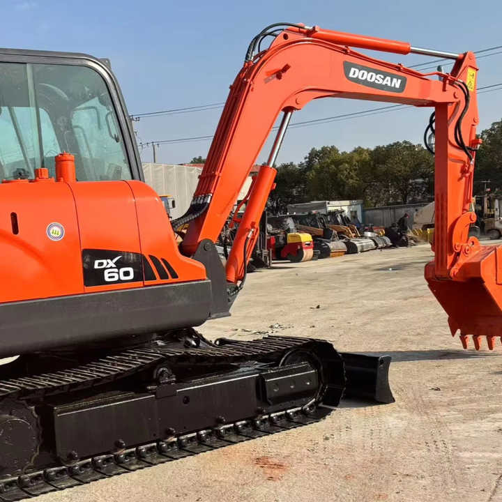 Used excavator doosan dx60 excavators earth-moving machinery doosan dx60 dx80 dx75 dx225 dh60 dh60-7for sale - Escavatore cingolato: foto 1 Used excavator doosan dx60 excavators earth-moving machinery doosan dx60 dx80 dx75 dx225 dh60 dh60-7for sale - Escavatore cingolato: foto 1