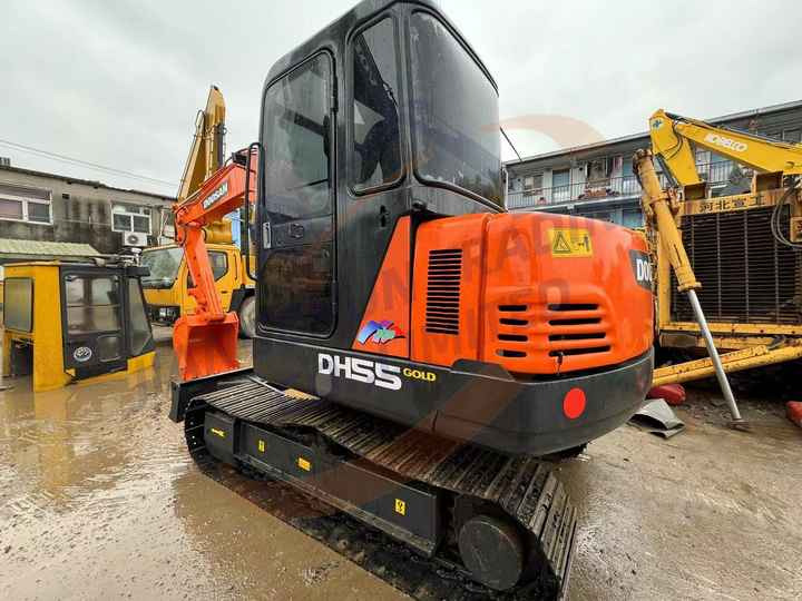 Used excavator doosan dx60 excavators earth-moving machinery doosan dx60 dx80 dx75 dx225 dh60 dh60-7for sale - Escavatore cingolato: foto 3 Used excavator doosan dx60 excavators earth-moving machinery doosan dx60 dx80 dx75 dx225 dh60 dh60-7for sale - Escavatore cingolato: foto 3