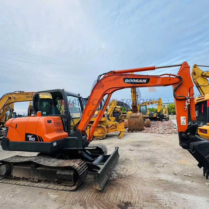 Used excavator doosan dx60 excavators earth-moving machinery doosan dx60 dx80 dx75 dx225 dh60 dh60-7for sale - Escavatore cingolato: foto 1 Used excavator doosan dx60 excavators earth-moving machinery doosan dx60 dx80 dx75 dx225 dh60 dh60-7for sale - Escavatore cingolato: foto 1