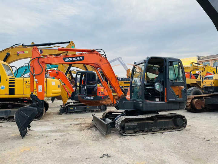 Used excavator doosan dx60 excavators earth-moving machinery doosan dx60 dx80 dx75 dx225 dh60 dh60-7for sale - Escavatore cingolato: foto 3 Used excavator doosan dx60 excavators earth-moving machinery doosan dx60 dx80 dx75 dx225 dh60 dh60-7for sale - Escavatore cingolato: foto 3