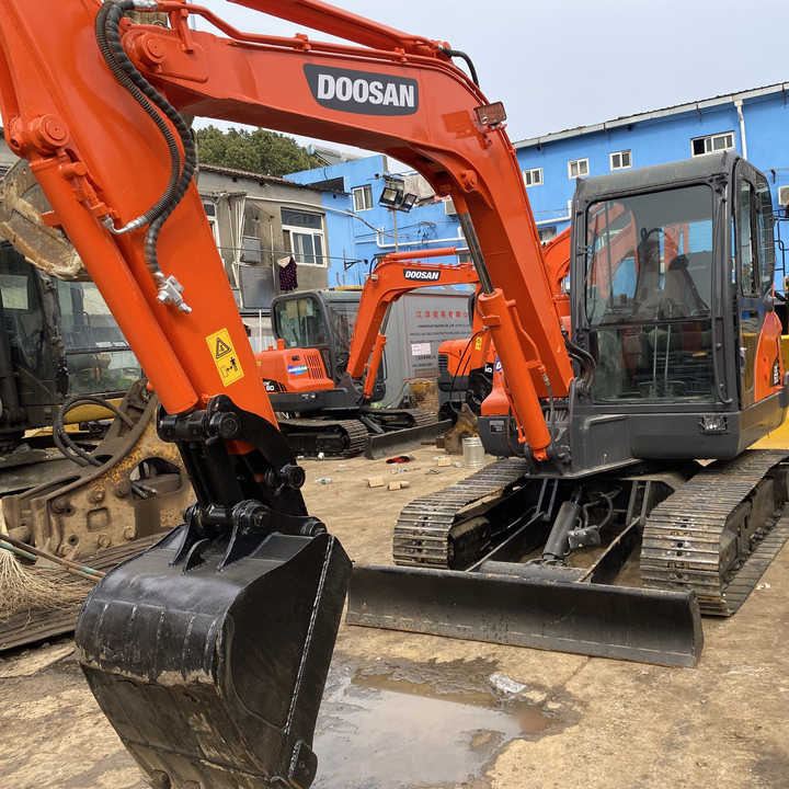 Used excavator doosan dx60 excavators earth-moving machinery doosan dx60 dx80 dx75 dx225 for sale - Escavatore cingolato: foto 1 Used excavator doosan dx60 excavators earth-moving machinery doosan dx60 dx80 dx75 dx225 for sale - Escavatore cingolato: foto 1