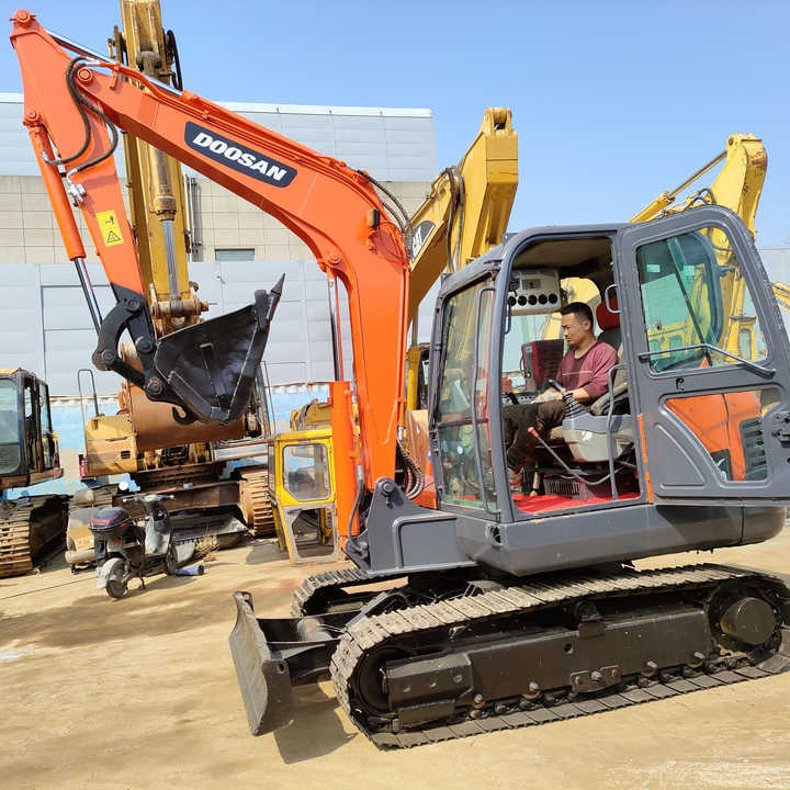 Used excavator doosan dx60 excavators machinery doosan dx60 dx80 dx75 dx225 dh60 dh60-7 excavator - Escavatore cingolato: foto 1 Used excavator doosan dx60 excavators machinery doosan dx60 dx80 dx75 dx225 dh60 dh60-7 excavator - Escavatore cingolato: foto 1