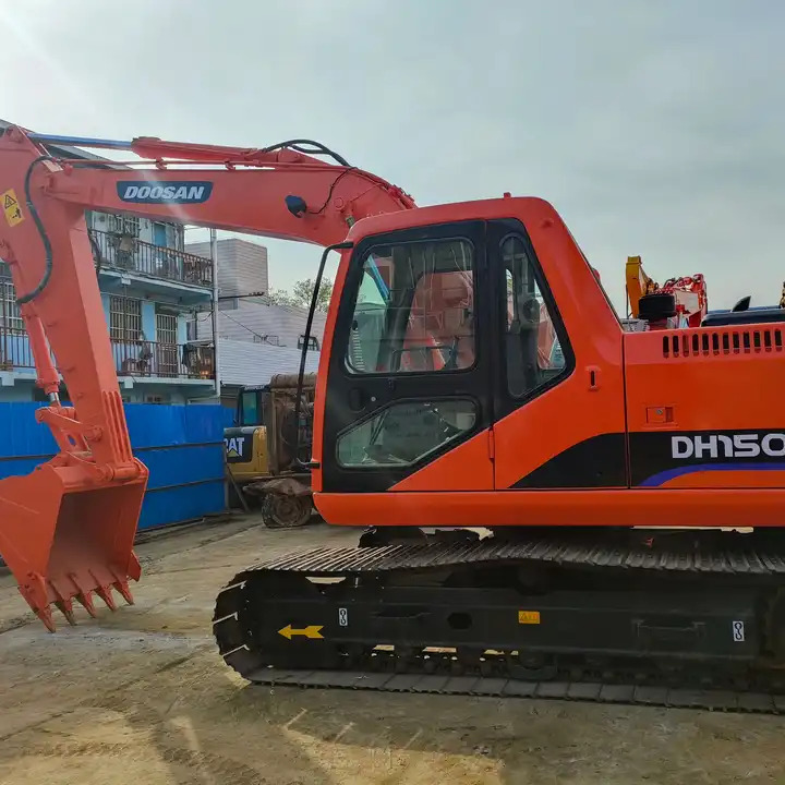 Well-maintained Cheap Price Korea Original Used Doosan Dh150,Dh150lc-7 Crawler Excavator in Shanghai - Escavatore cingolato: foto 1 Well-maintained Cheap Price Korea Original Used Doosan Dh150,Dh150lc-7 Crawler Excavator in Shanghai - Escavatore cingolato: foto 1