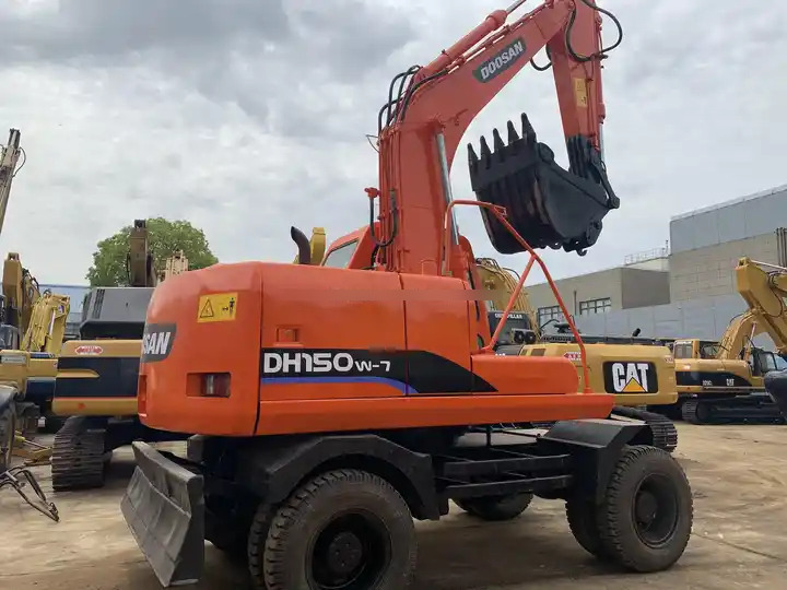 Wheel digging excavator Used DOOSAN150W DH150W DH150W-7 / second-hand KOREA engine DOOSAN DH 150 150W-7 DOOSAN150 - Escavatore cingolato: foto 2 Wheel digging excavator Used DOOSAN150W DH150W DH150W-7 / second-hand KOREA engine DOOSAN DH 150 150W-7 DOOSAN150 - Escavatore cingolato: foto 2