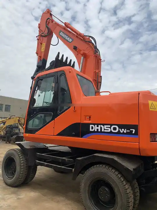Wheel digging excavator Used DOOSAN150W DH150W DH150W-7 / second-hand KOREA engine DOOSAN DH 150 150W-7 DOOSAN150 - Escavatore cingolato: foto 4 Wheel digging excavator Used DOOSAN150W DH150W DH150W-7 / second-hand KOREA engine DOOSAN DH 150 150W-7 DOOSAN150 - Escavatore cingolato: foto 4