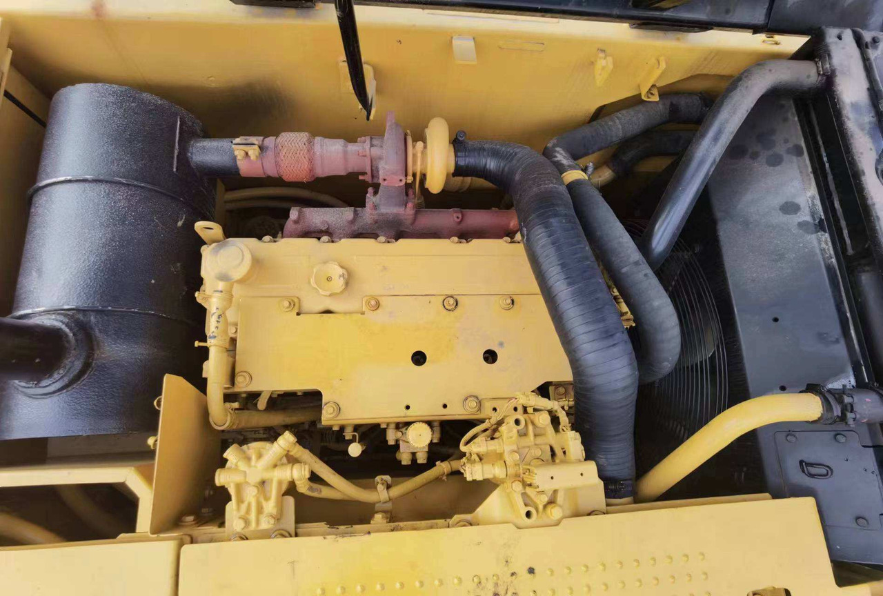 Chinese cheap excavator 85% new cat 320d track excavator price - Escavatore cingolato: foto 3 Chinese cheap excavator 85% new cat 320d track excavator price - Escavatore cingolato: foto 3
