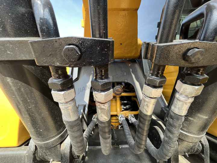 Sany 215 brand new excavator China cheap used SANY sy 215 Excavator SANY SY215c crawler excavators for sale - Escavatore cingolato: foto 4 Sany 215 brand new excavator China cheap used SANY sy 215 Excavator SANY SY215c crawler excavators for sale - Escavatore cingolato: foto 4