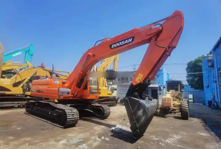 Second hand excavator used machinery equipment Doosan dx225 used excavators in stock for sale - Escavatore cingolato: foto 3 Second hand excavator used machinery equipment Doosan dx225 used excavators in stock for sale - Escavatore cingolato: foto 3