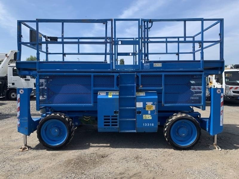 Genie GS4390 - 15,11m, diesel, 4x4 - Piattaforma a pantografo: foto 5 Genie GS4390 - 15,11m, diesel, 4x4 - Piattaforma a pantografo: foto 5