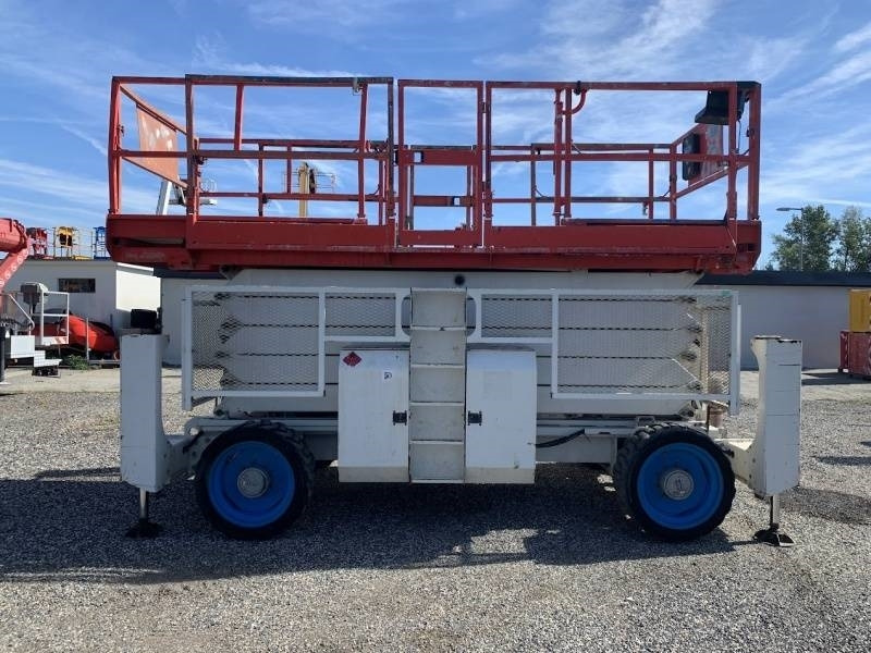 Genie GS5390 - 18m - 4x4 - Diesel - Piattaforma a pantografo: foto 5 Genie GS5390 - 18m - 4x4 - Diesel - Piattaforma a pantografo: foto 5