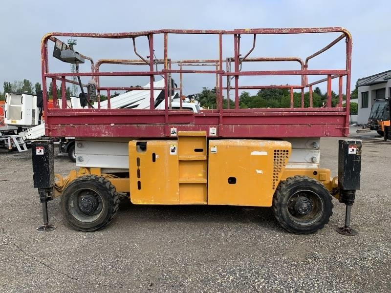 Haulotte H12SX - 12m, 4x4, diesel - Piattaforma a pantografo: foto 4 Haulotte H12SX - 12m, 4x4, diesel - Piattaforma a pantografo: foto 4