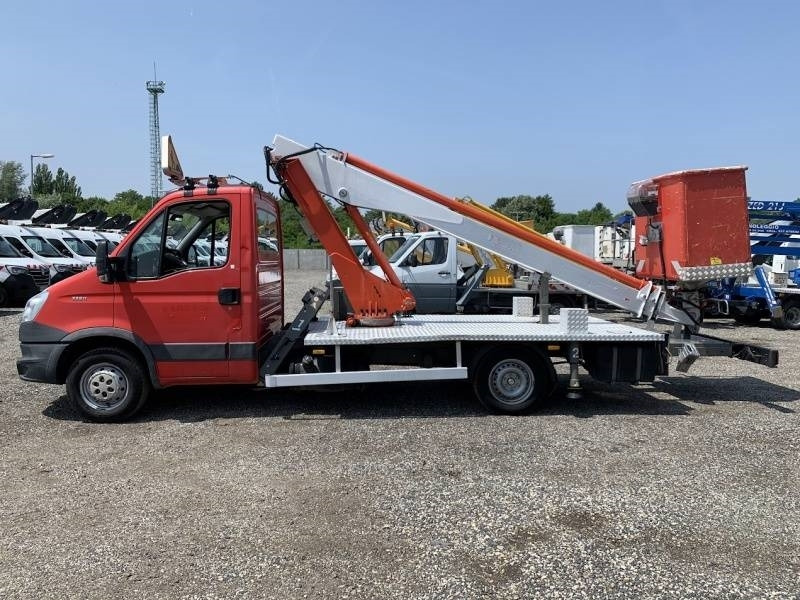 Iveco Daily Multitel 160 ALU DS - 16m - Piattaforma autocarrata: foto 5 Iveco Daily Multitel 160 ALU DS - 16m - Piattaforma autocarrata: foto 5