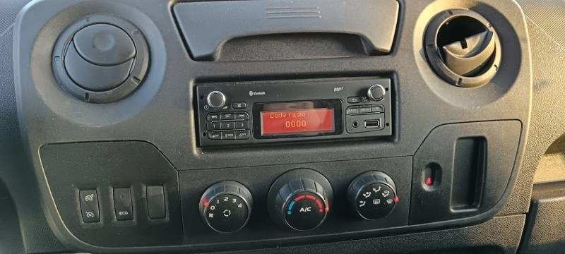Piattaforma autocarrata Renault Master Klubb K32: foto 12