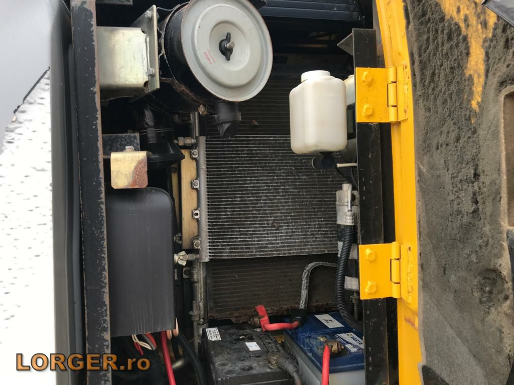 Escavatore cingolato New Holland E 145: foto 10