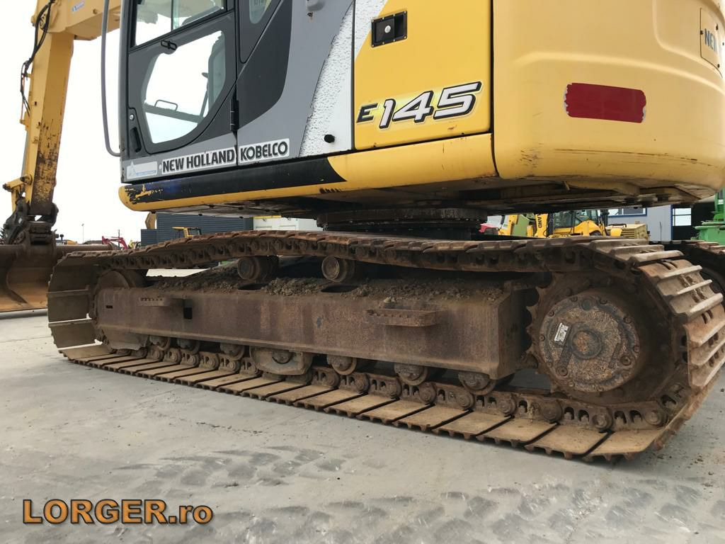Escavatore cingolato New Holland E 145: foto 8