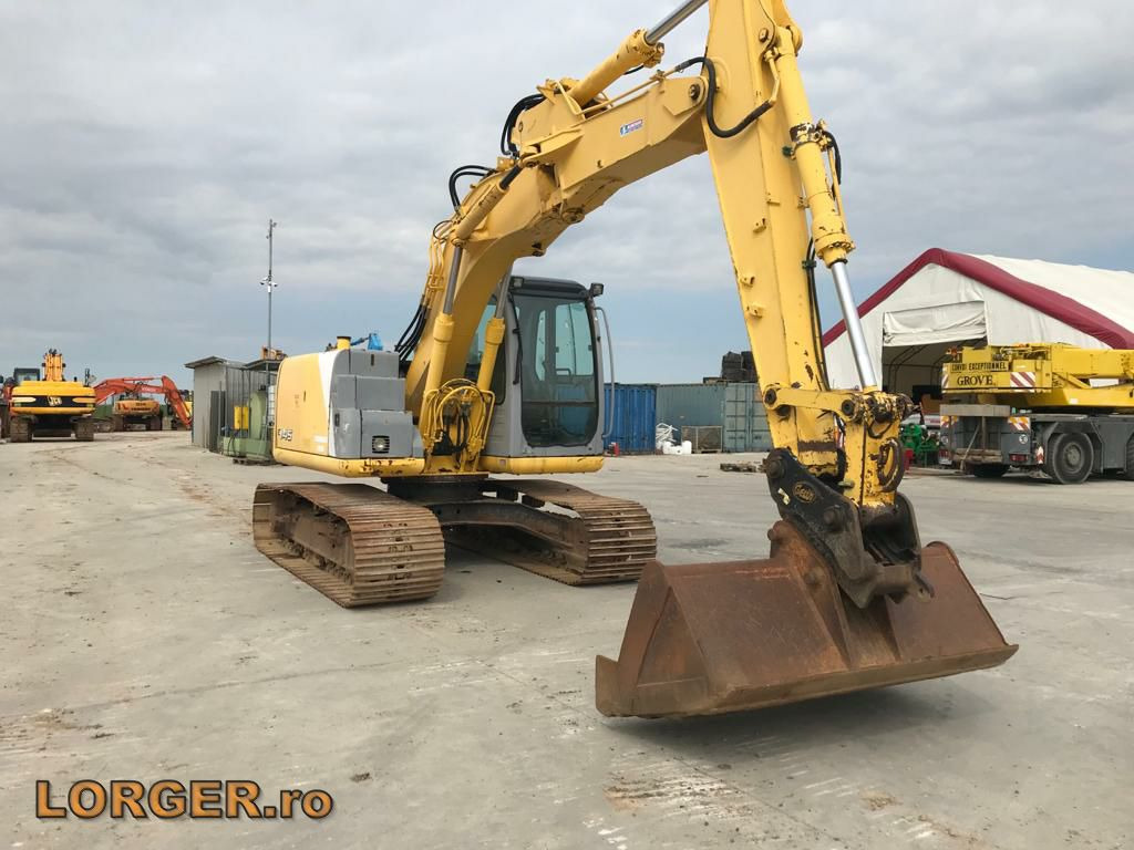 Escavatore cingolato New Holland E 145: foto 7