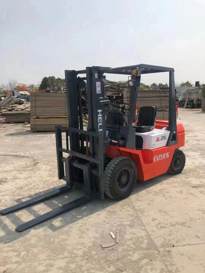 HELI 2.5TONS - Carrello elevatore: foto 1 HELI 2.5TONS - Carrello elevatore: foto 1