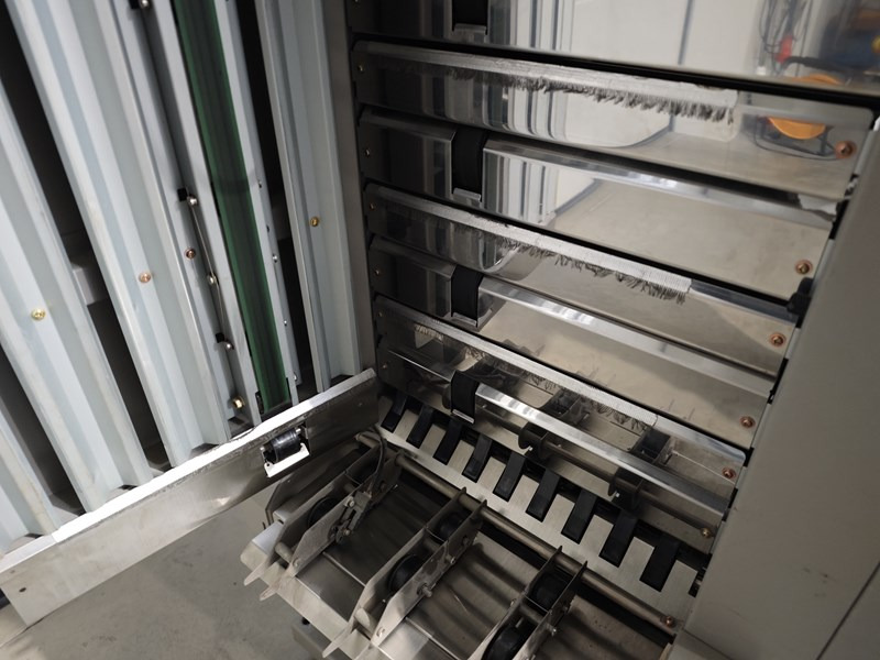 Horizon VAC-100 c | collator | 10 stations | 2005 | 1.17 mio - Macchina da stampa: foto 3 Horizon VAC-100 c | collator | 10 stations | 2005 | 1.17 mio - Macchina da stampa: foto 3