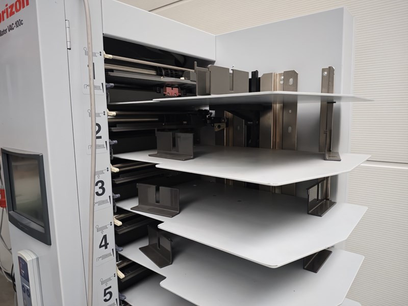 Horizon VAC-100 c | collator | 10 stations | 2008 | 33.2 mio - Macchina da stampa: foto 4 Horizon VAC-100 c | collator | 10 stations | 2008 | 33.2 mio - Macchina da stampa: foto 4