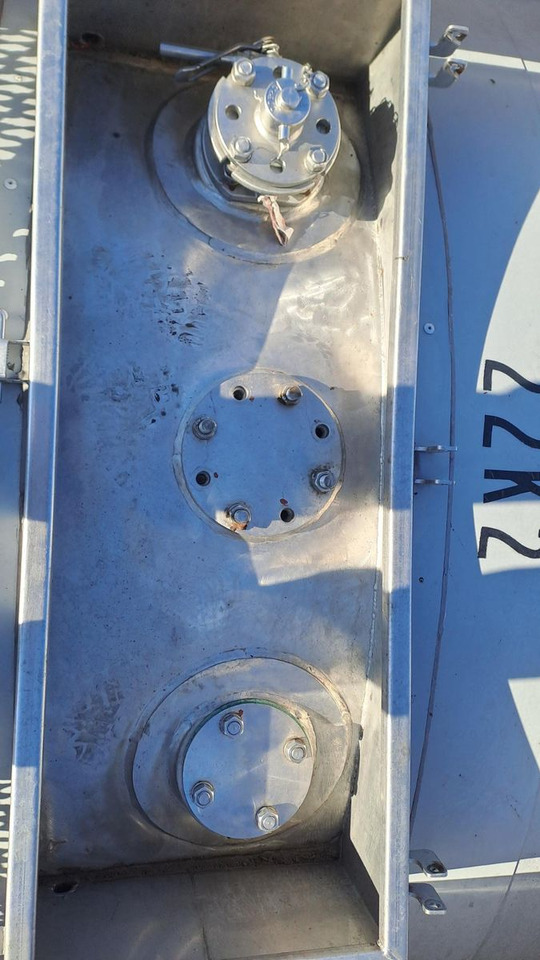 Semirimorchio cisterna 24.000 Liter  V4A  Vollrahmen  2 xLaufsteg: foto 8