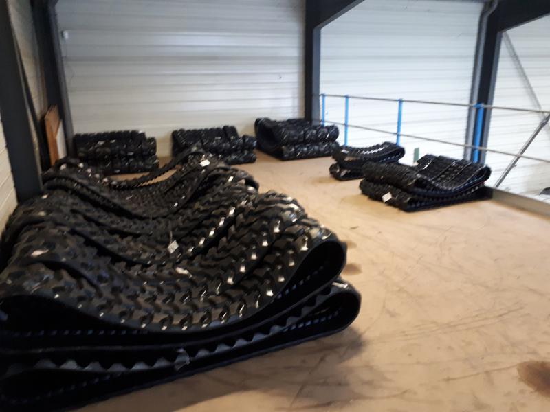 EIDER CHENILLES CAOUTCHOUC MINI PELLE - Cingolo per Macchina da cantiere: foto 4 EIDER CHENILLES CAOUTCHOUC MINI PELLE - Cingolo per Macchina da cantiere: foto 4
