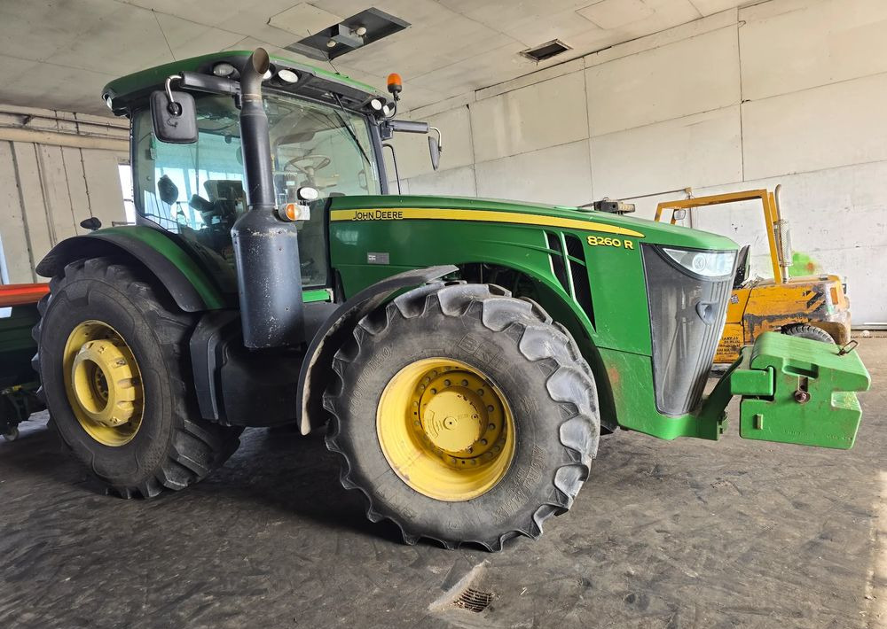John Deere 8260R - Trattore: foto 2 John Deere 8260R - Trattore: foto 2