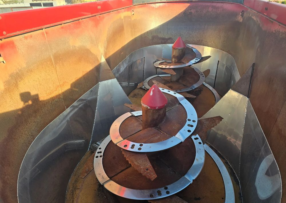 Strautmann Verti-Mix 2002SF Double - Macchina per l'allevamento: foto 5 Strautmann Verti-Mix 2002SF Double - Macchina per l'allevamento: foto 5