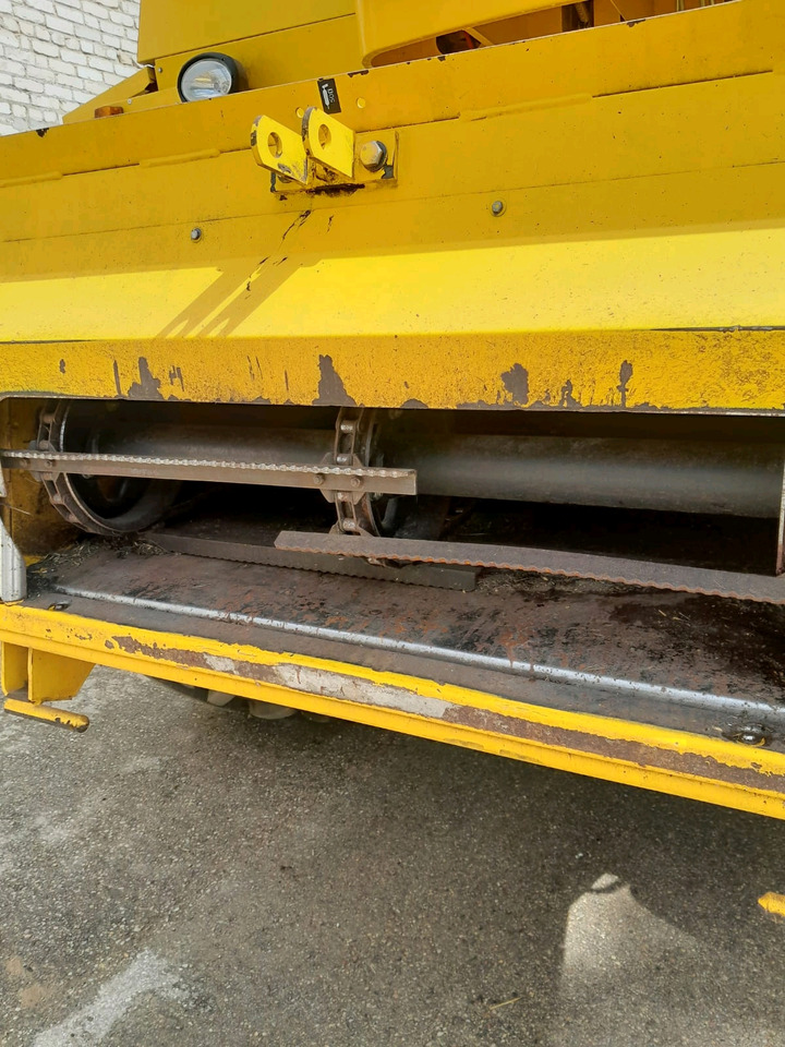 New Holland TC5070 - Mietitrebbia: foto 5 New Holland TC5070 - Mietitrebbia: foto 5