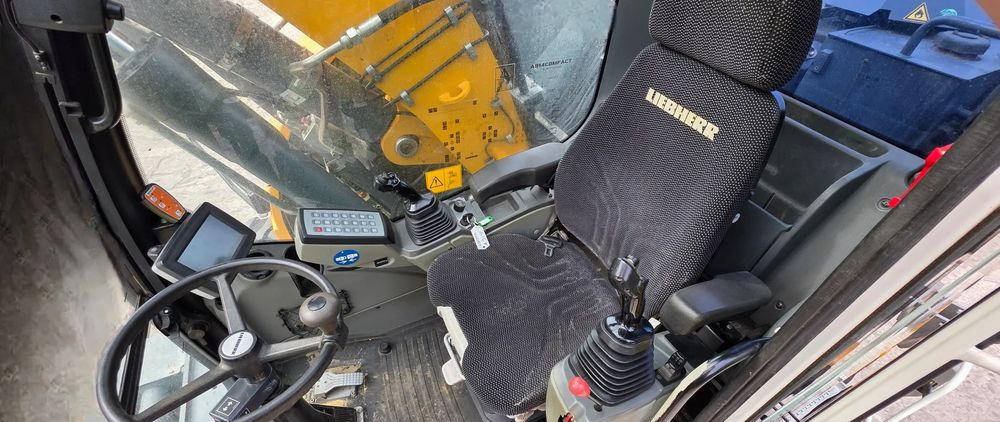 Escavatore gommato Liebherr A 914 COMPACT: foto 14