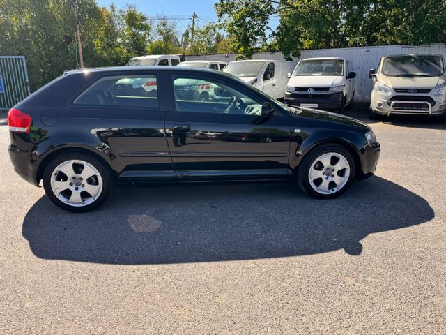 Audi A3 2.0 FSI Ambition S3 nur Export!! - Autovettura: foto 5 Audi A3 2.0 FSI Ambition S3 nur Export!! - Autovettura: foto 5