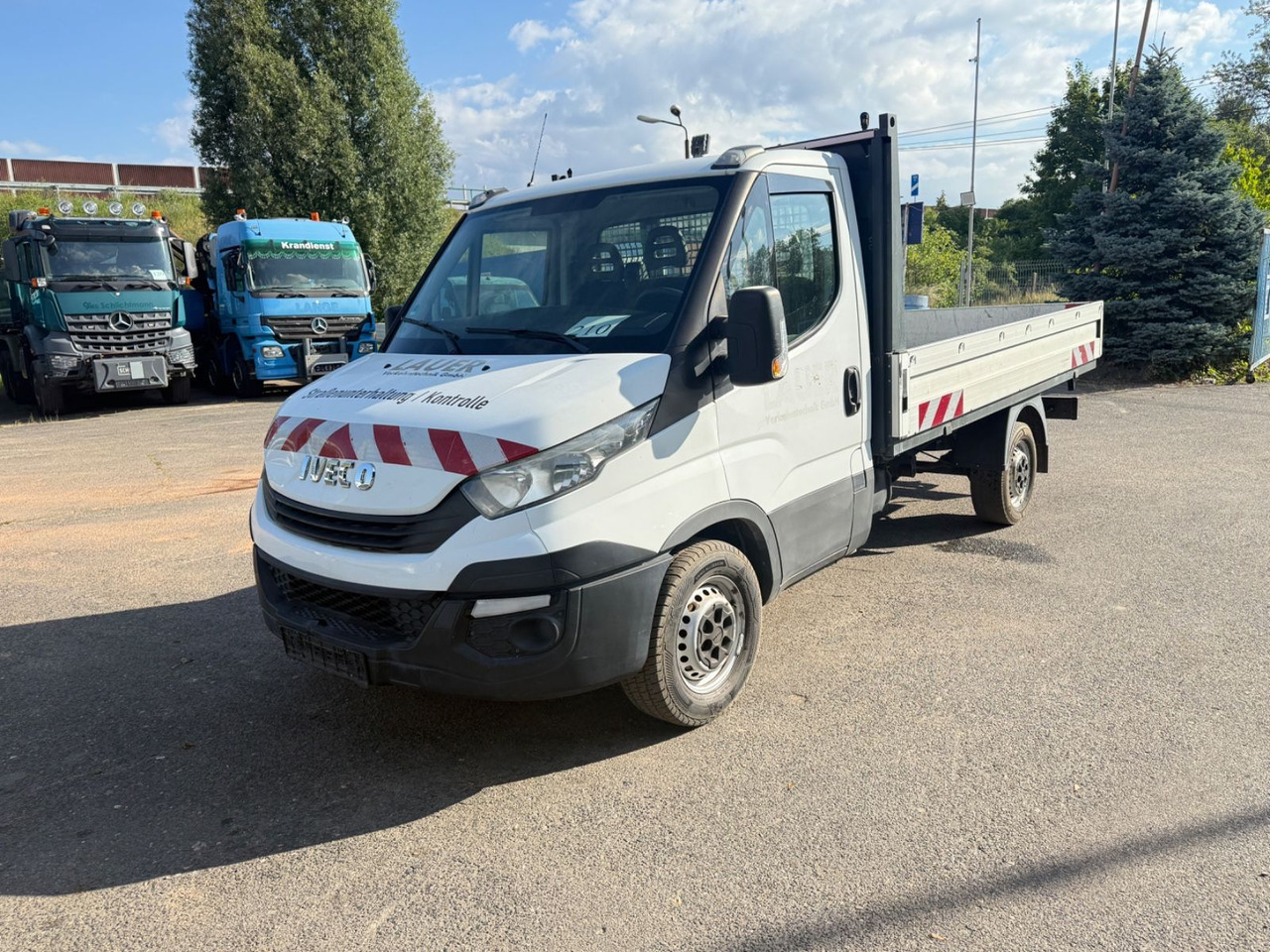 Iveco Daily 35 S 12 - Furgone con cassone fisso: foto 3 Iveco Daily 35 S 12 - Furgone con cassone fisso: foto 3