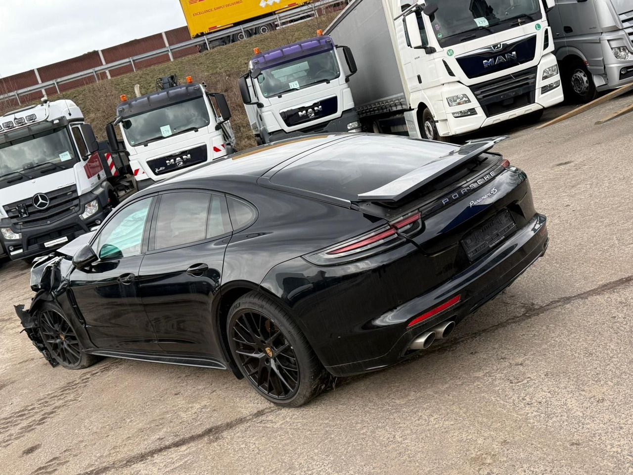 Porsche Panamera 4 S Diesel UNFALL!! - Autovettura: foto 4 Porsche Panamera 4 S Diesel UNFALL!! - Autovettura: foto 4