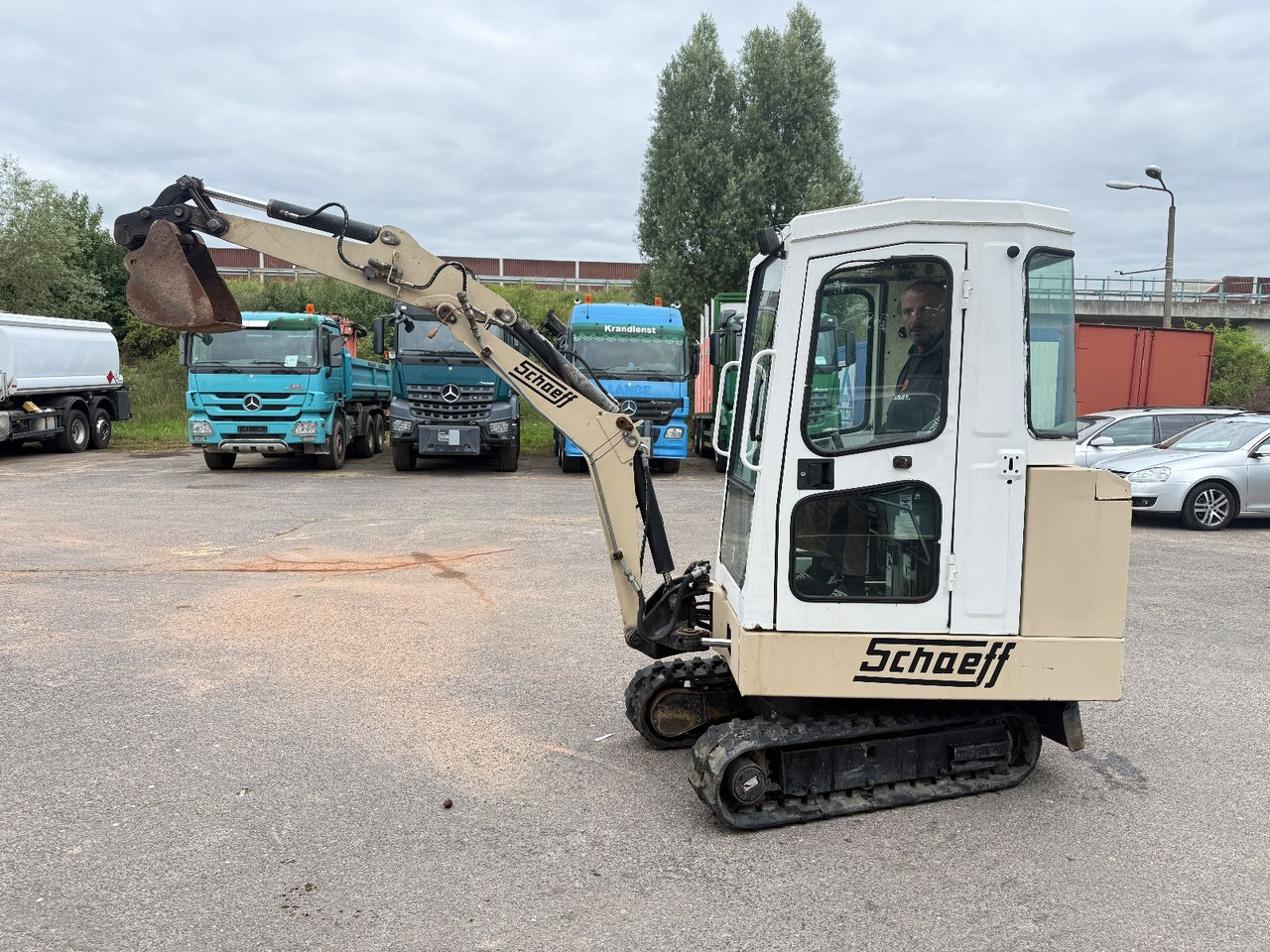 Schaeff HR 12 - Miniescavatore: foto 2 Schaeff HR 12 - Miniescavatore: foto 2