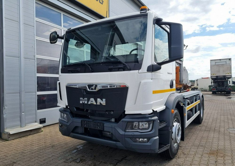 MAN TGM 18 250 - Camion immondizia: foto 2 MAN TGM 18 250 - Camion immondizia: foto 2