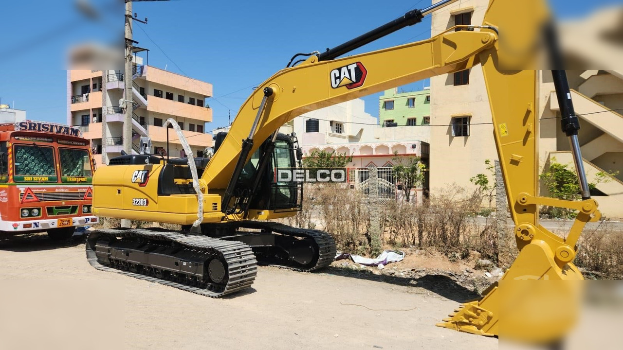 CATERPILLAR 323D3 - Escavatore cingolato: foto 1 CATERPILLAR 323D3 - Escavatore cingolato: foto 1