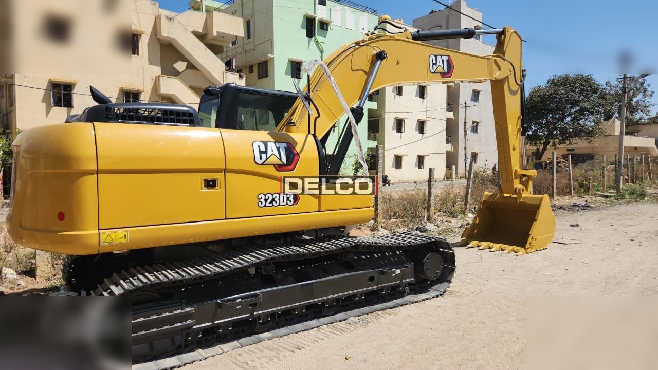 CATERPILLAR 323D3 - Escavatore cingolato: foto 2 CATERPILLAR 323D3 - Escavatore cingolato: foto 2