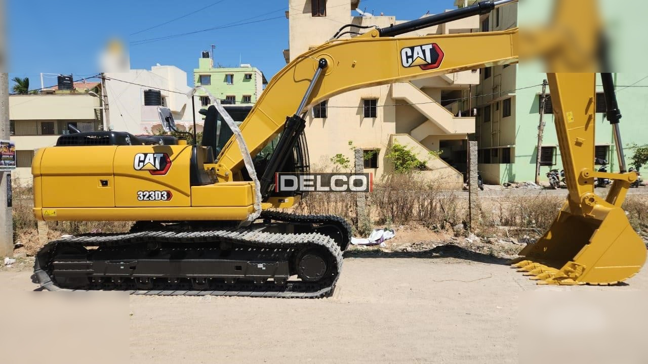 CATERPILLAR 323D3 - Escavatore cingolato: foto 1 CATERPILLAR 323D3 - Escavatore cingolato: foto 1