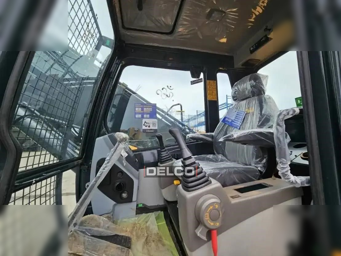 Escavatore cingolato nuovo HYUNDAI ROBEX 215L SMART: foto 12