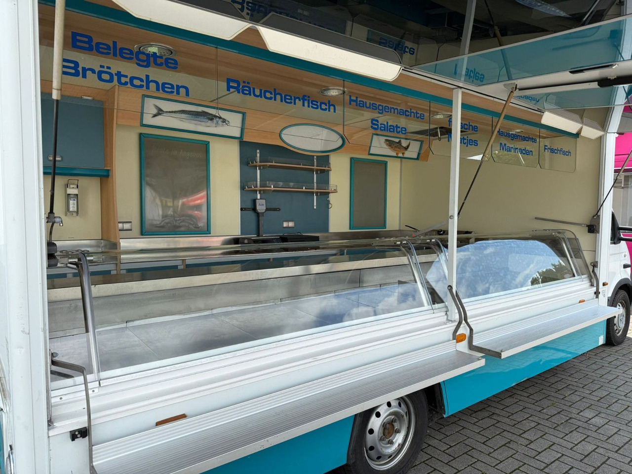 Renault Borco Höhns Fischmobil - Autonegozio: foto 2 Renault Borco Höhns Fischmobil - Autonegozio: foto 2