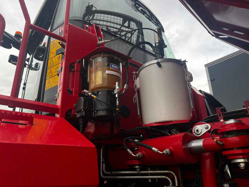 Grimme REXOR 6300 Platinum - Macchina per la lavorazione del terreno: foto 2 Grimme REXOR 6300 Platinum - Macchina per la lavorazione del terreno: foto 2