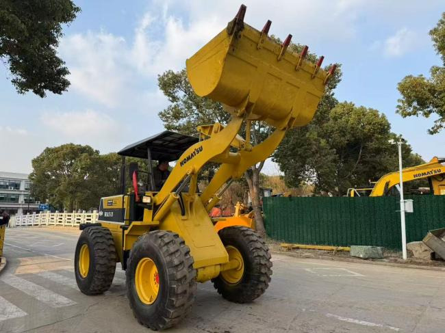 Komatsu WA100 - Pala gommata: foto 2 Komatsu WA100 - Pala gommata: foto 2